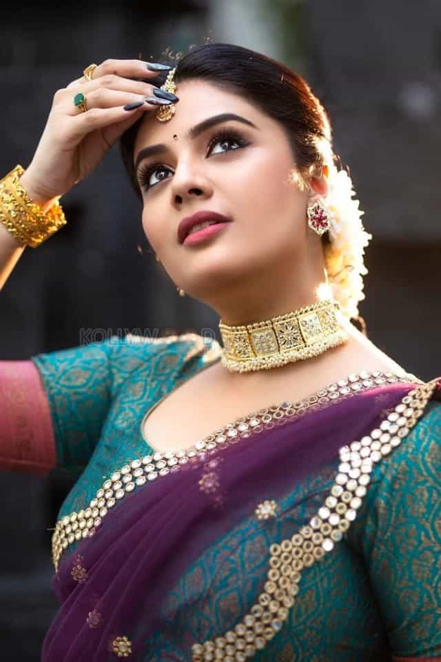 Telugu Television Anchor Sreemukhi Photoshoot Pictures