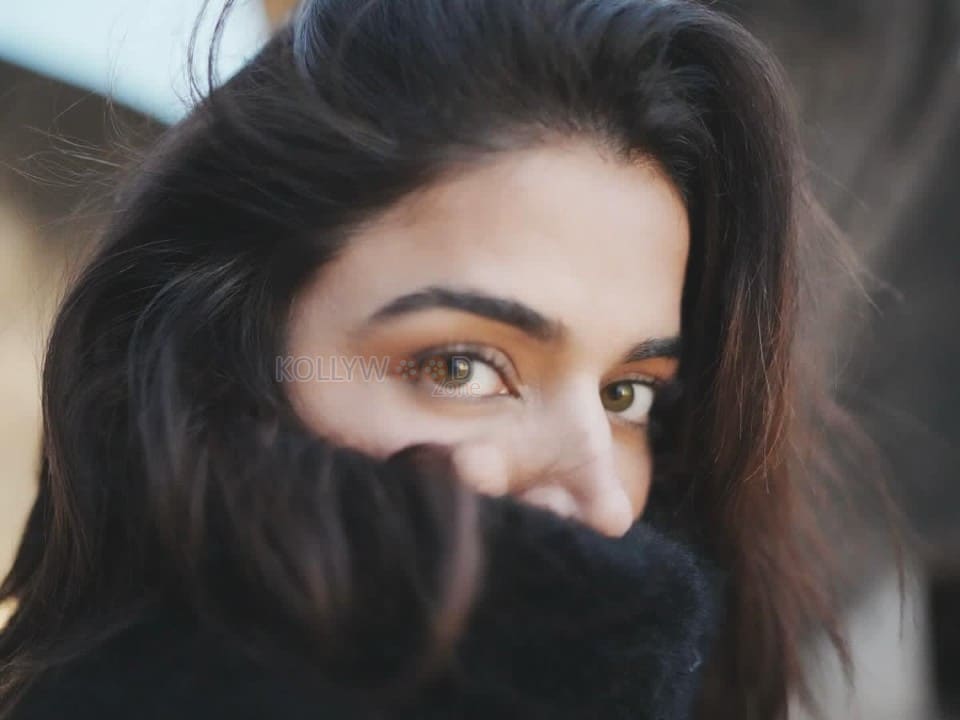 Tiki Taka Actress Wamiqa Gabbi Face Closeup Photos 04