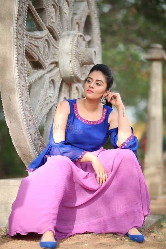 Tv Anchor Sreemukhi New Photos