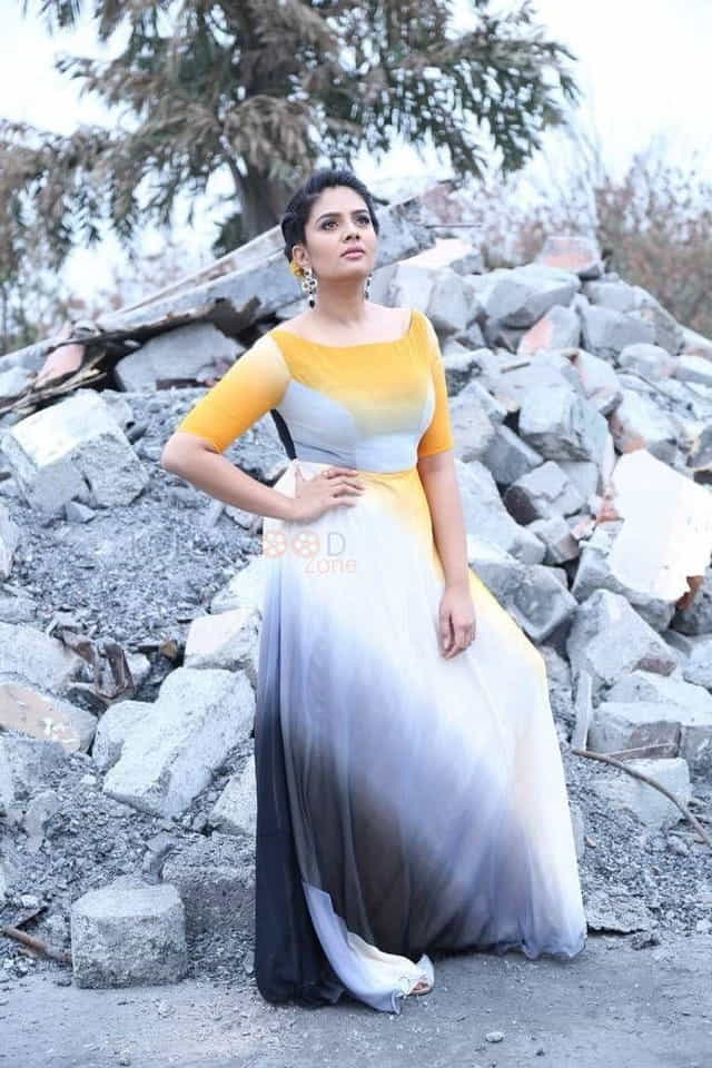 Tv Anchor Sreemukhi Pictures