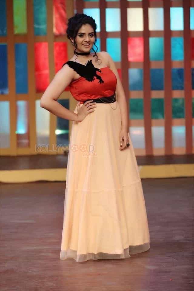 Tv Anchor Sreemukhi Pictures