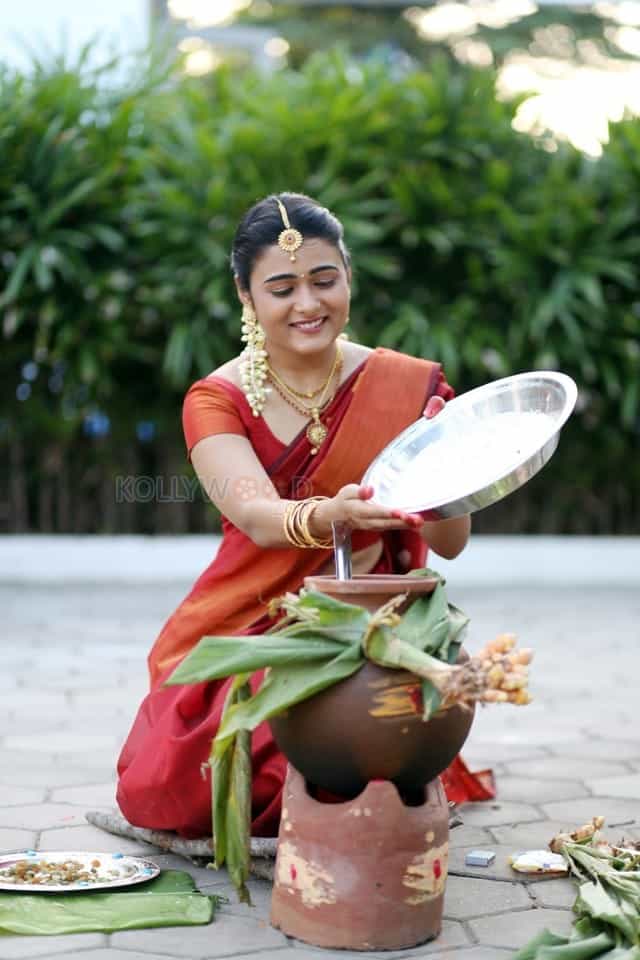 Percent Kaadhal Heroine Shalini Pandey Pongal Celebration Pictures