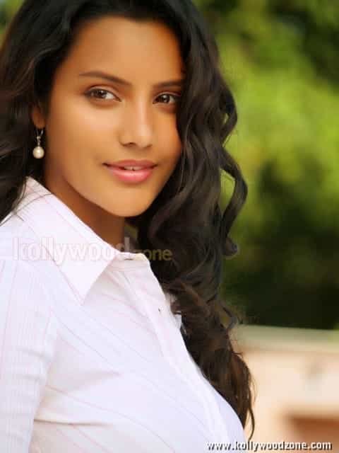 Andaru Engineerle Movie Heroine Priya Anand Cute Sexy Stills