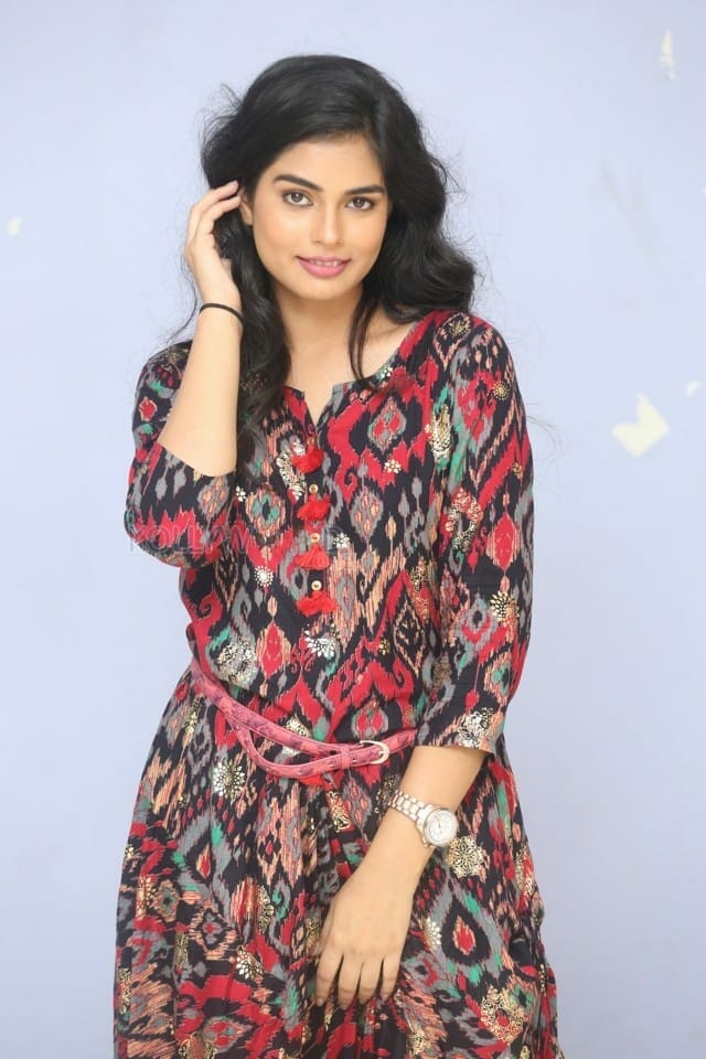 Actress Cairvee Thakkar At Malli Malli Chusa Trailer Launch Photos