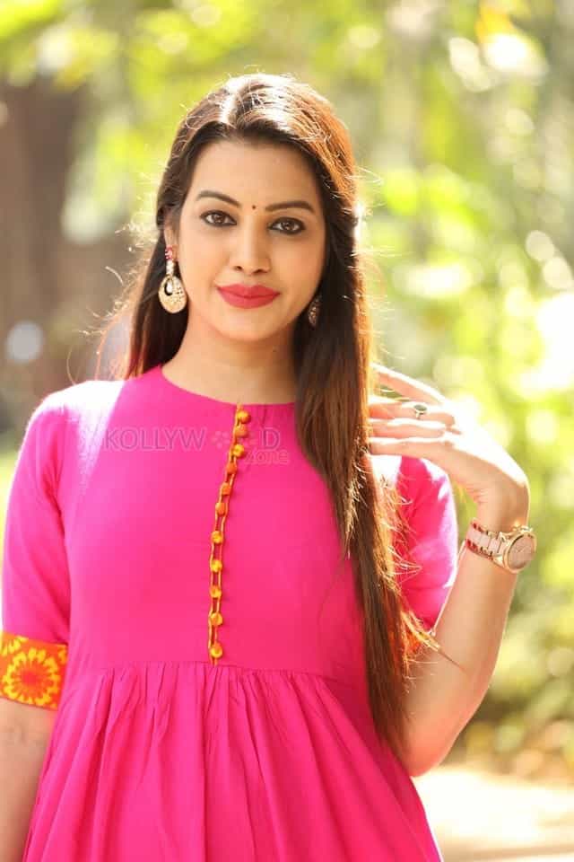 Actress Deeksha Panth Latest Pics