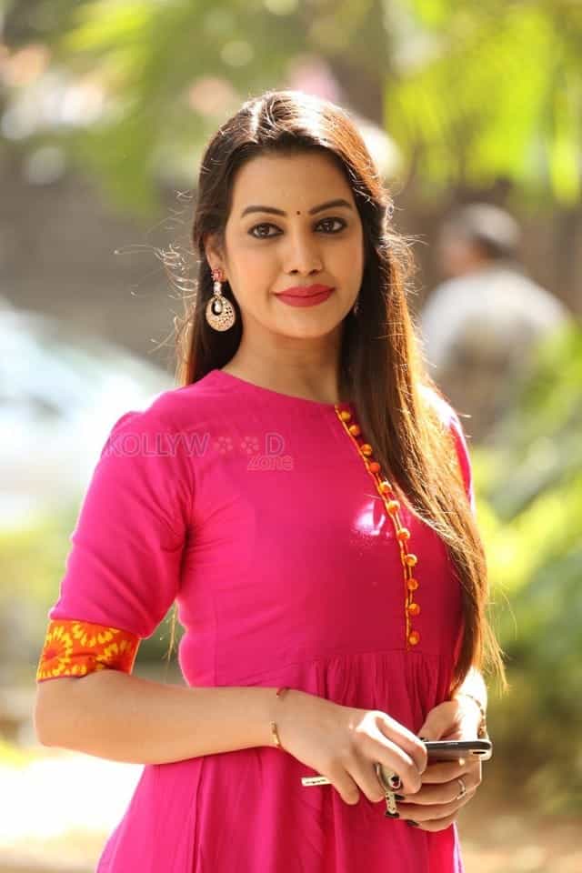 Actress Deeksha Panth Latest Pics