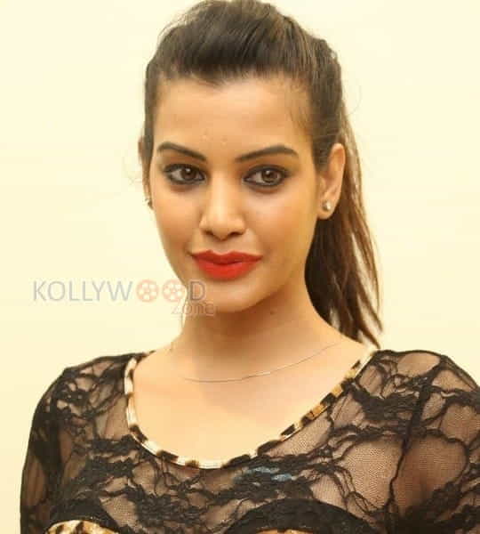 Actress Deeksha Panth Latest Pictures