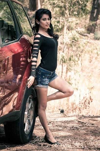 Actress Disha Pandey Sexy Latest Photos