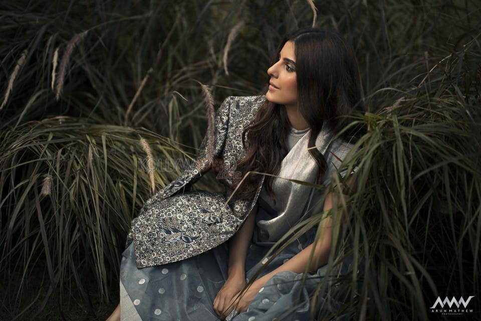 Actress Isha Talwar Latest Photoshoot Pictures