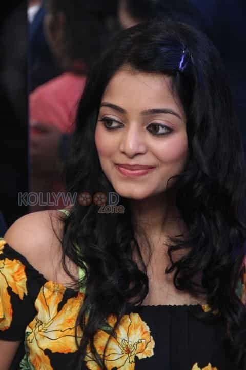 Actress Janani Iyer New Stills