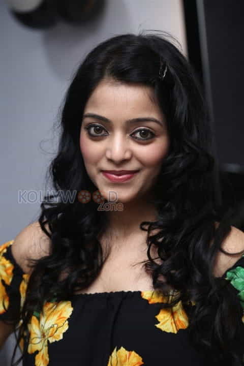 Actress Janani Iyer New Stills