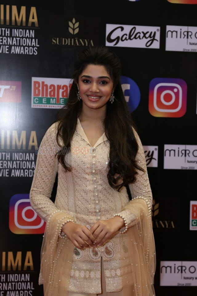 Actress Krithi Shetty at SIIMA Awards 2021 Pictures 03