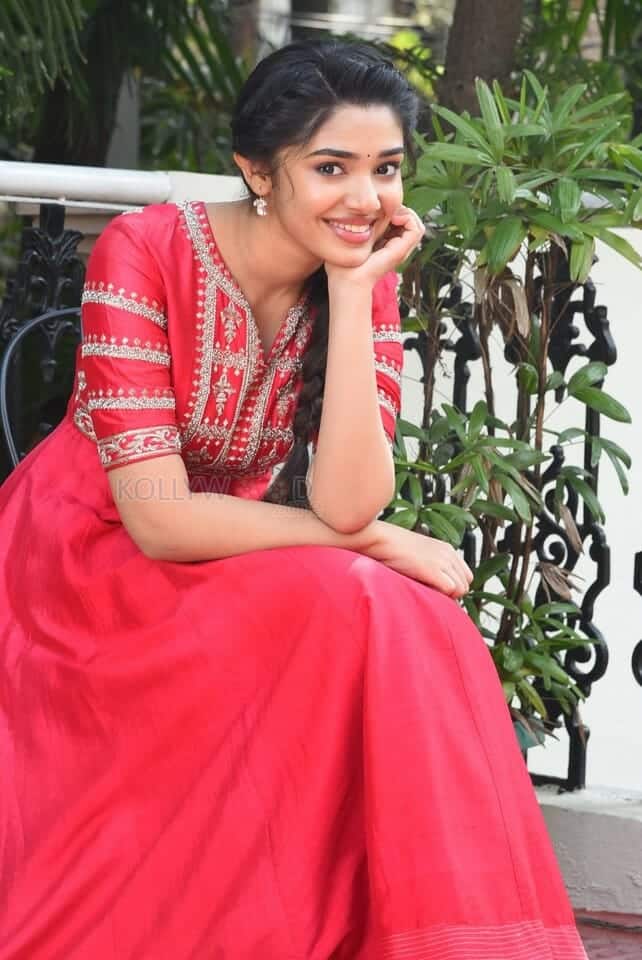 Actress Krithi Shetty at Shyam Singha Roy Interview Photos 12