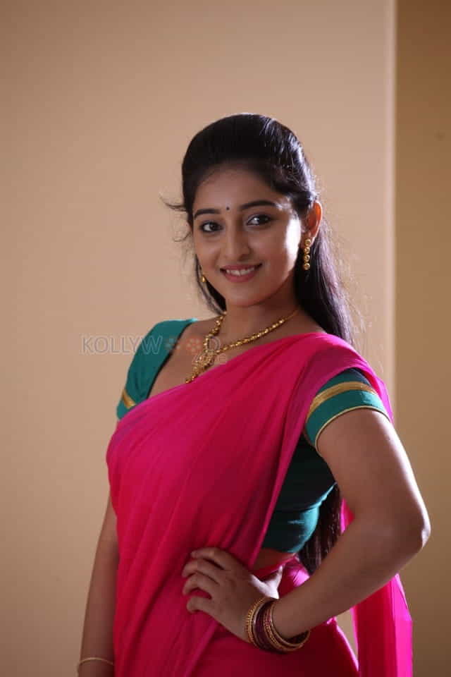 Actress Mouryaani At Sundarangudu Sets Pictures