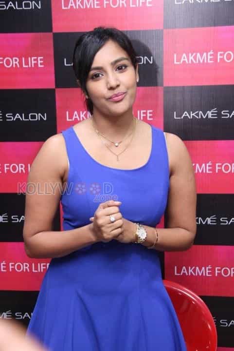 Actress Priya Anand At Lakme Salon Launch Photos