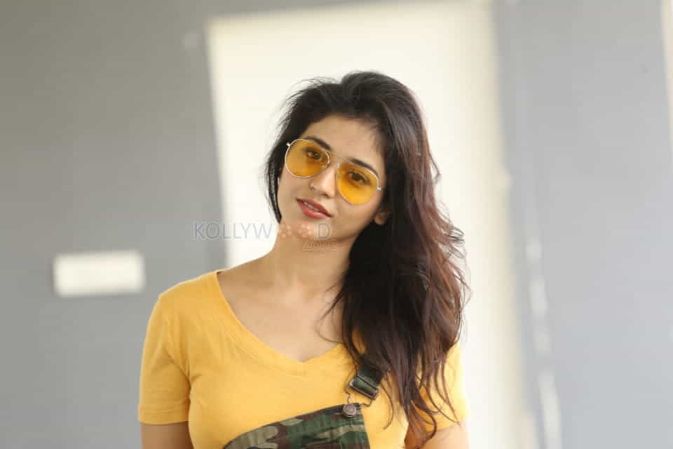 Actress Priyanka Jawalkar At Taxiwala Press Meet Photos