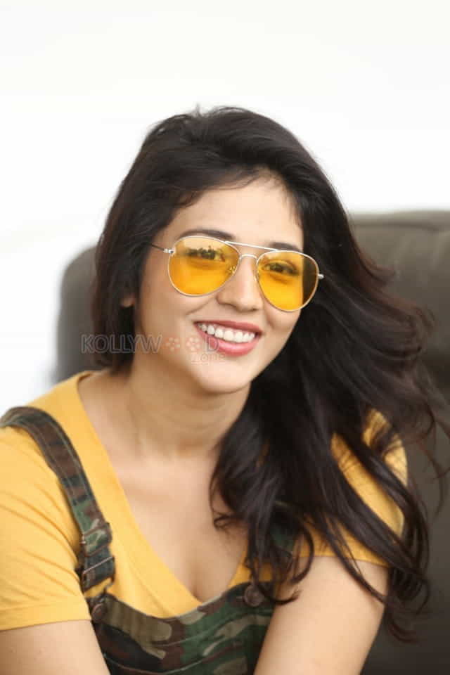 Actress Priyanka Jawalkar At Taxiwala Press Meet Photos