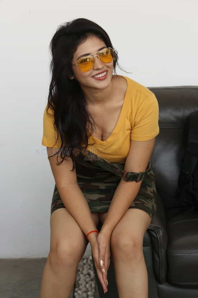 Actress Priyanka Jawalkar At Taxiwala Press Meet Photos
