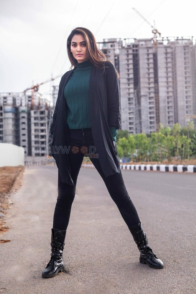 Actress Spandana Palli Latest Photoshoot Pictures