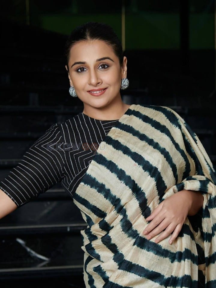Actress Vidya Balan in Shibori Tussar Silk Saree Pictures 03