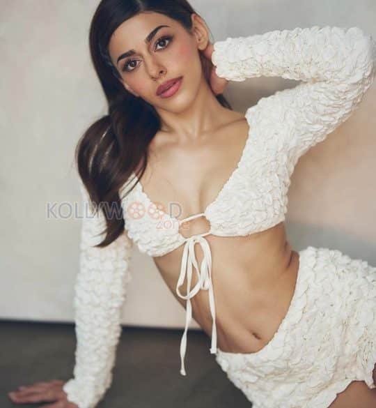Alaya F