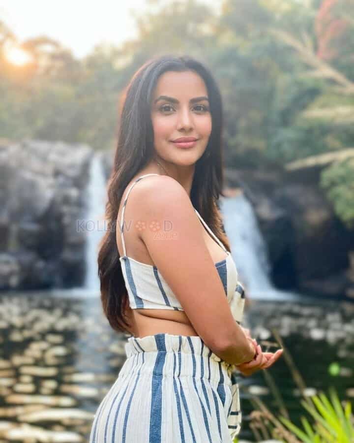 Gorgeous Priya Anand in a Blue and White Stripes Dress Photos 03