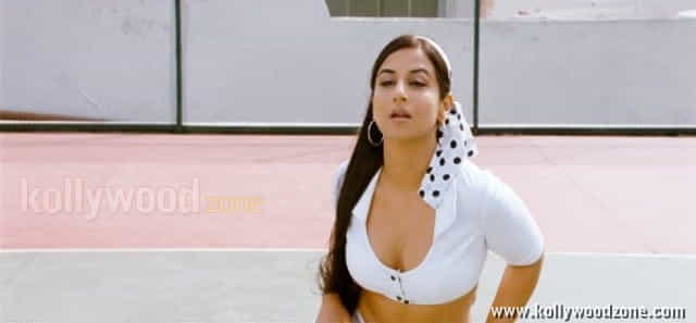 Hot Vidya Balan As Silk Smitha Cleavage Pictures