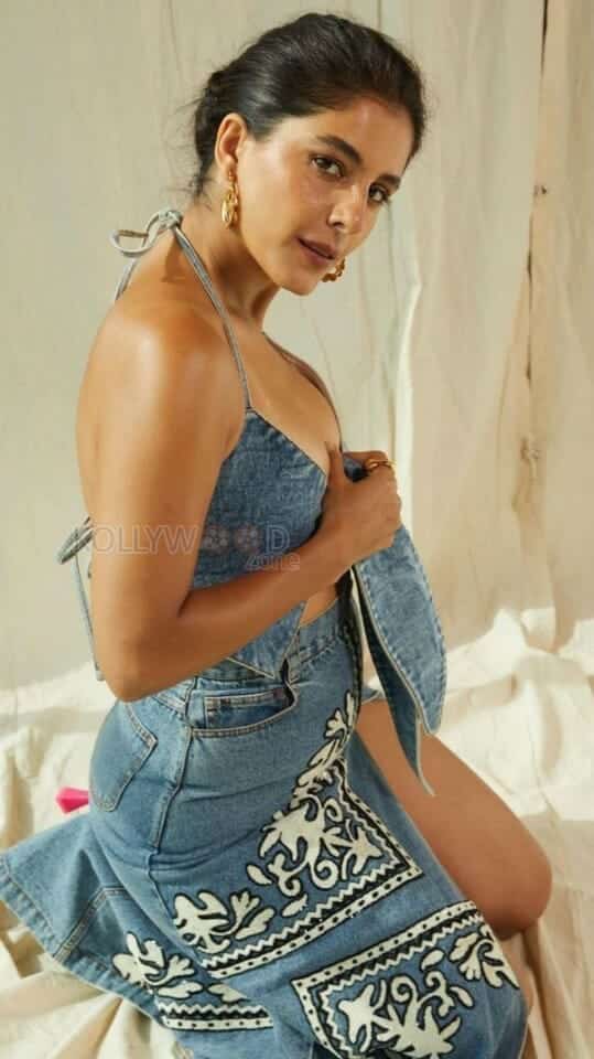 Isha Talwar Sexy Denim Photos 01