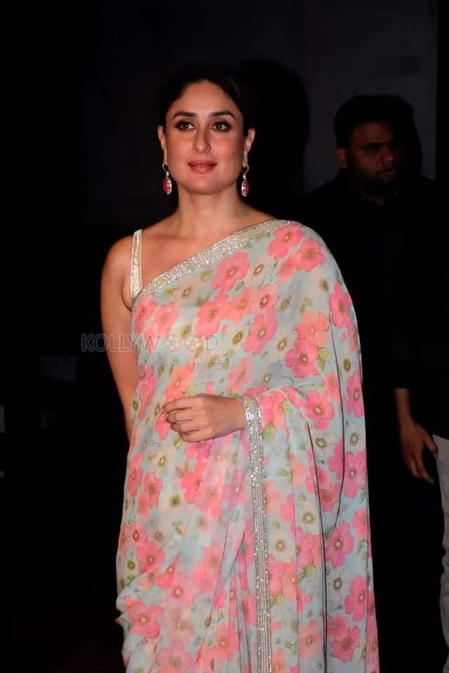 Kareena Kapoor in Red Flower Saree Picture 01