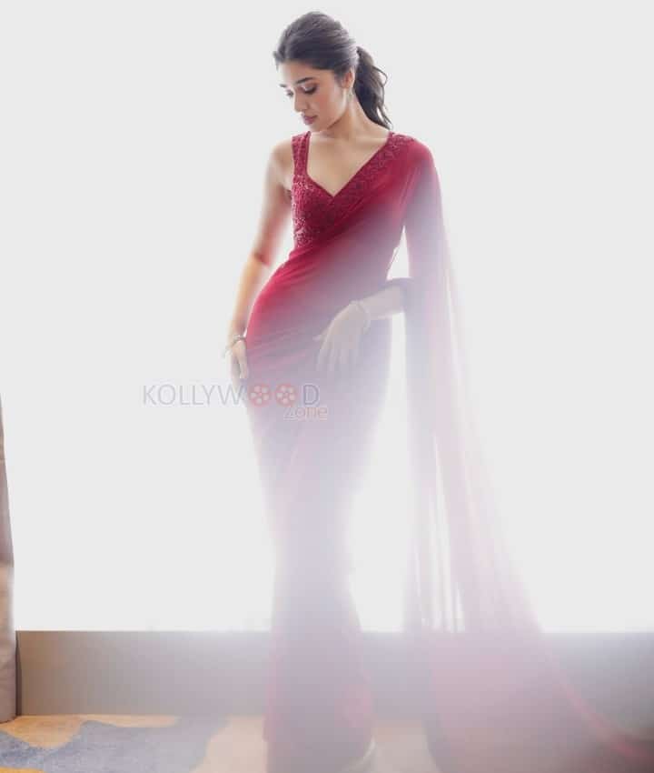 Love Insurance Kompany Heroine Krithi Shetty in a Red Saree with Sleeveless Blouse Photos 04