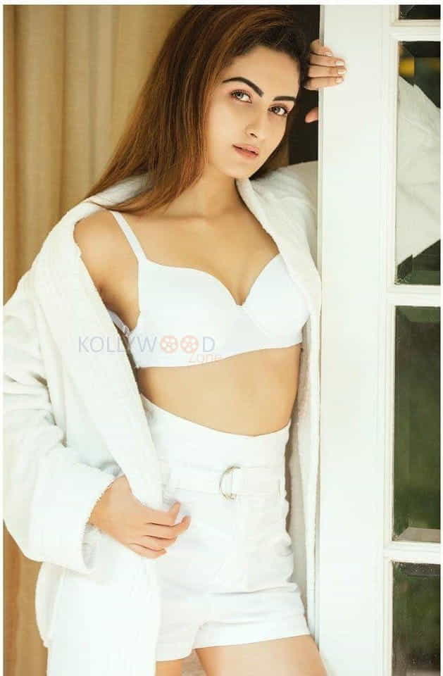 Model Zaara Yesmin Sexy Photoshoot Pictures