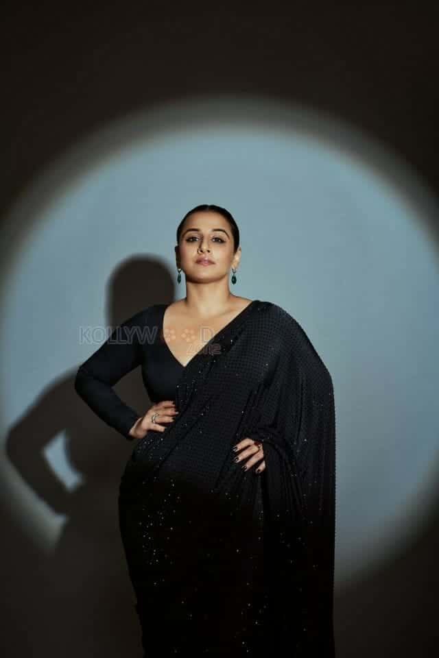 Neeyat Movie Actress Vidya Balan Photoshoot Photos 02