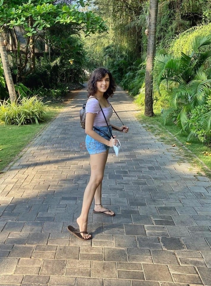 New Zealand Singer Shirley Setia Sexy Pictures 12