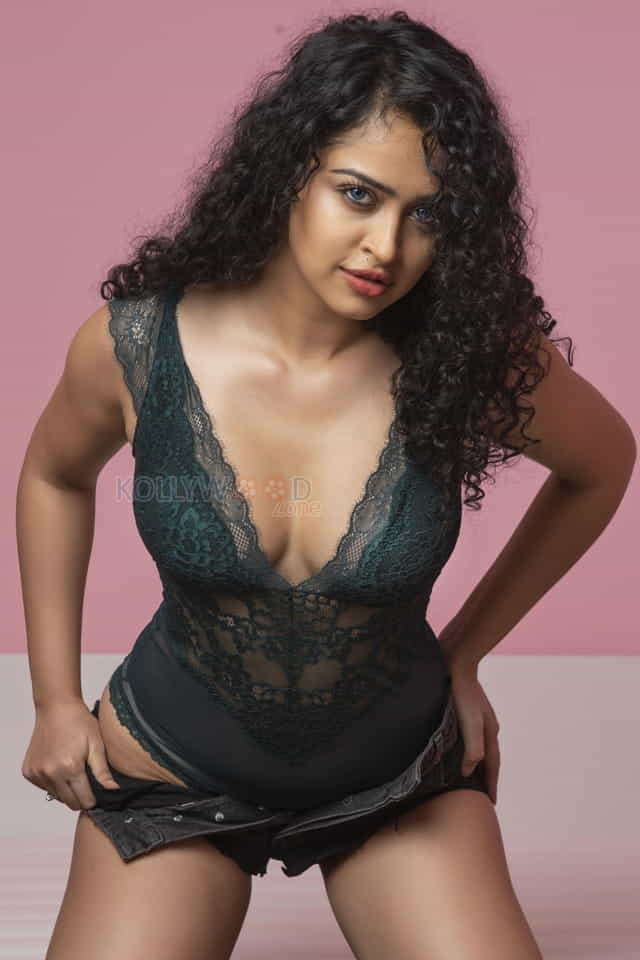 Rgv S Thriller Movie Heroine Apsara Rani Sexy Photos