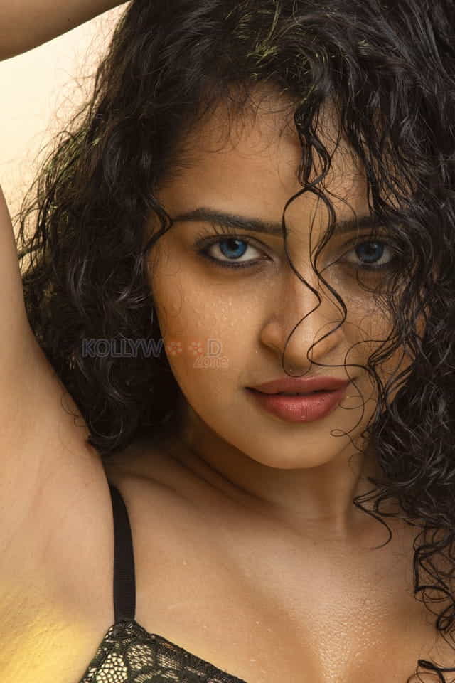 Rgv S Thriller Movie Heroine Apsara Rani Sexy Photos