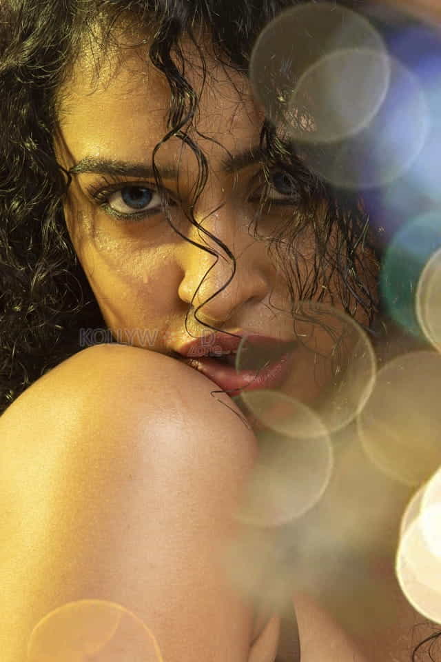 Rgv S Thriller Movie Heroine Apsara Rani Sexy Photos