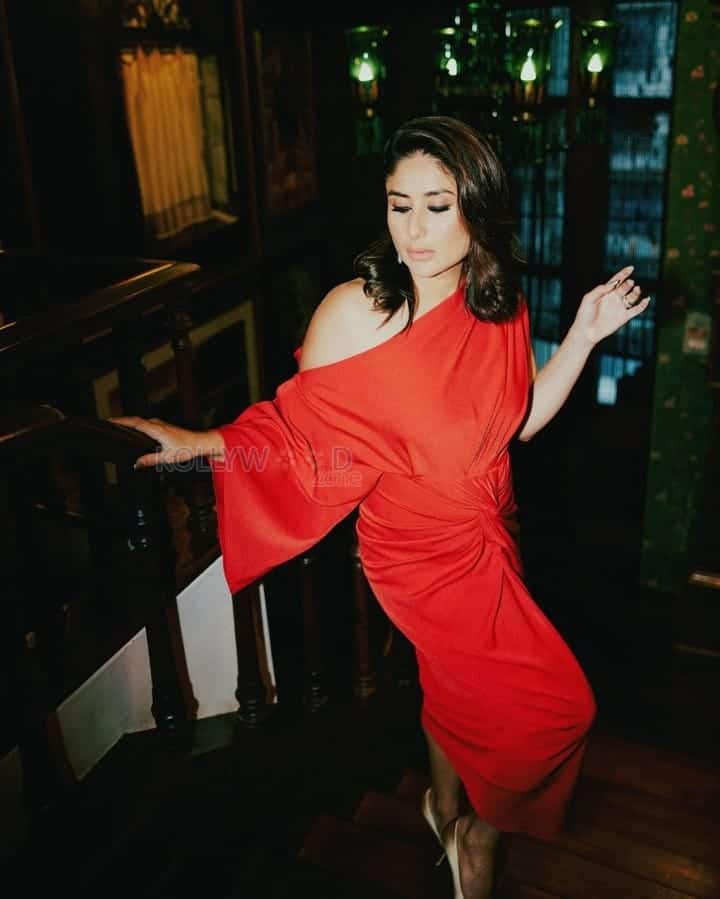 Sexy Kareena Kapoor in an One Shoulder Red Dress Pictures 02