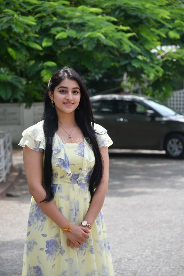 Telugu Actress Mouryaani Latest Photoshoot Pictures