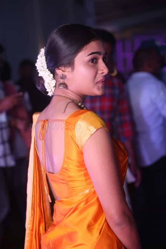 Telugu Actress Shalini Pandey Traditional Saree Photos