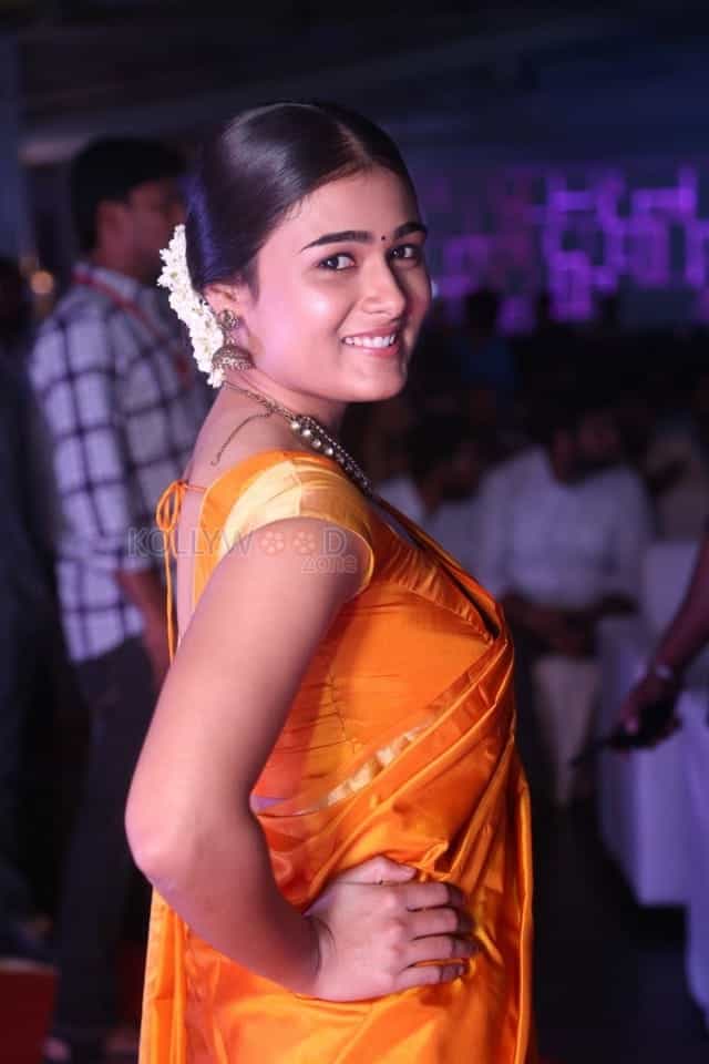 Telugu Actress Shalini Pandey Traditional Saree Photos