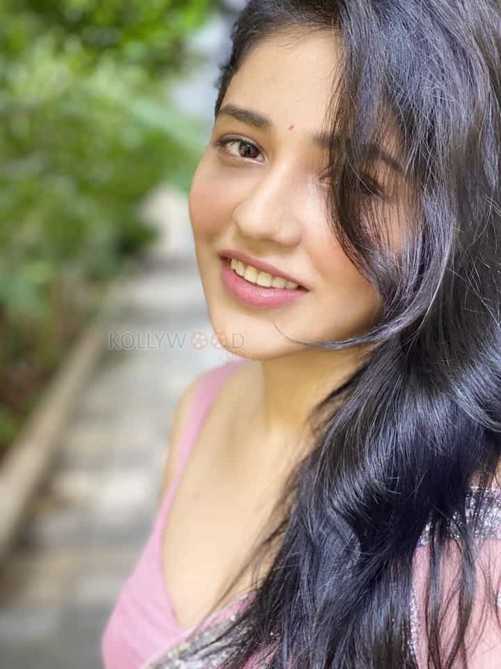 Telugu actress priyanka jawalkar glam photoshoot pictures