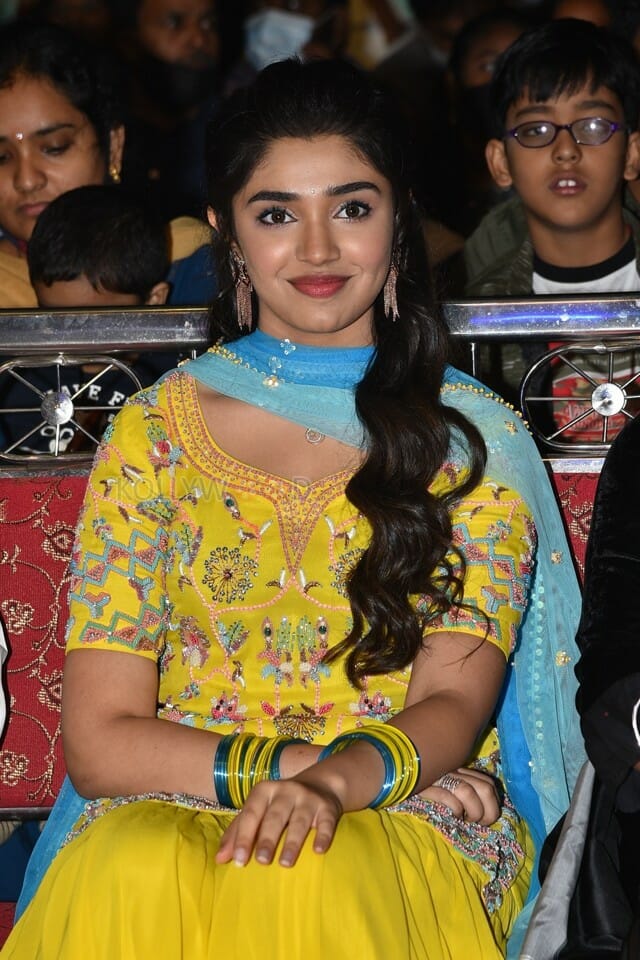 Tollywood Actress Krithi Shetty at Bangarraju Movie Musical Night Pictures 11