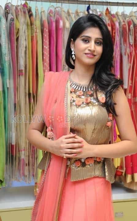 Tollywood Actress Shamili Sexy Saree Photos