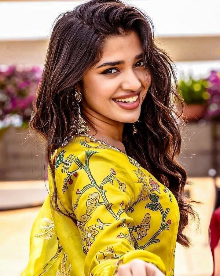 Tollywood Beauty Krithi Shetty Photoshoot Stills 07