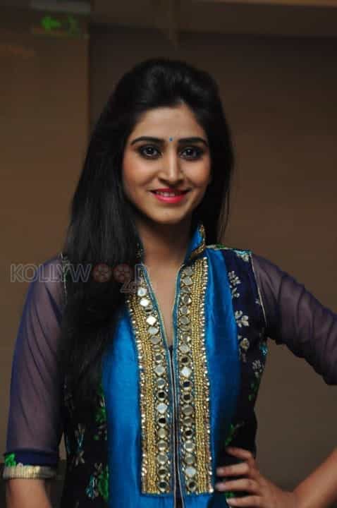 Tollywood Heroine Shamili Pictures