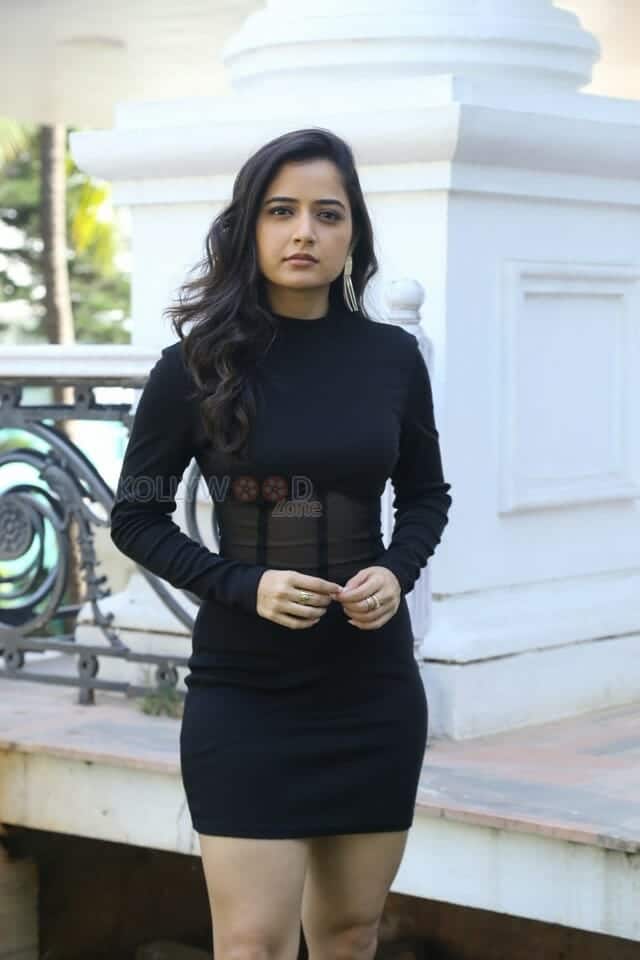 Actress Ashika Ranganath Sexy Photoshoot Pictures 26