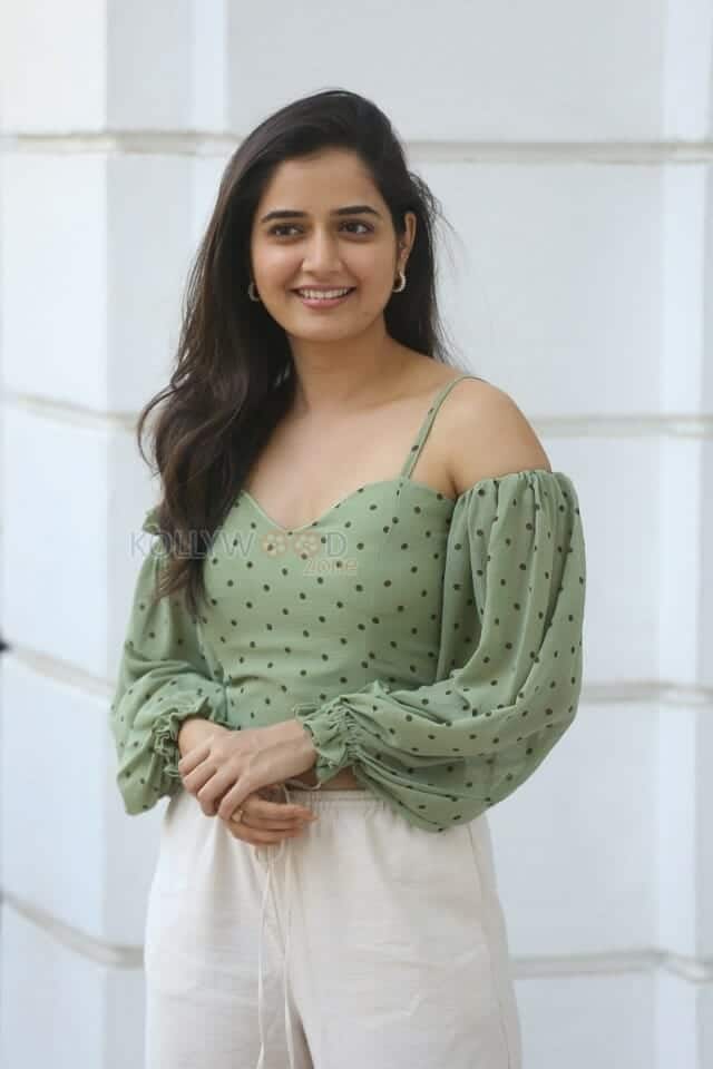 Actress Ashika Ranganath at Amigos Success Celebration Pictures 04