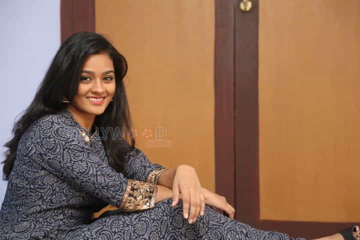 Actress Gayathrie Shankar Photos