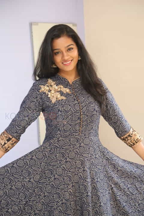 Actress Gayathrie Shankar Photos