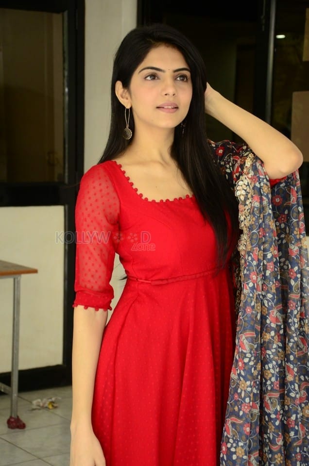 Actress Misha Narang at Missing Movie Promotional Song Launch Pictures 09